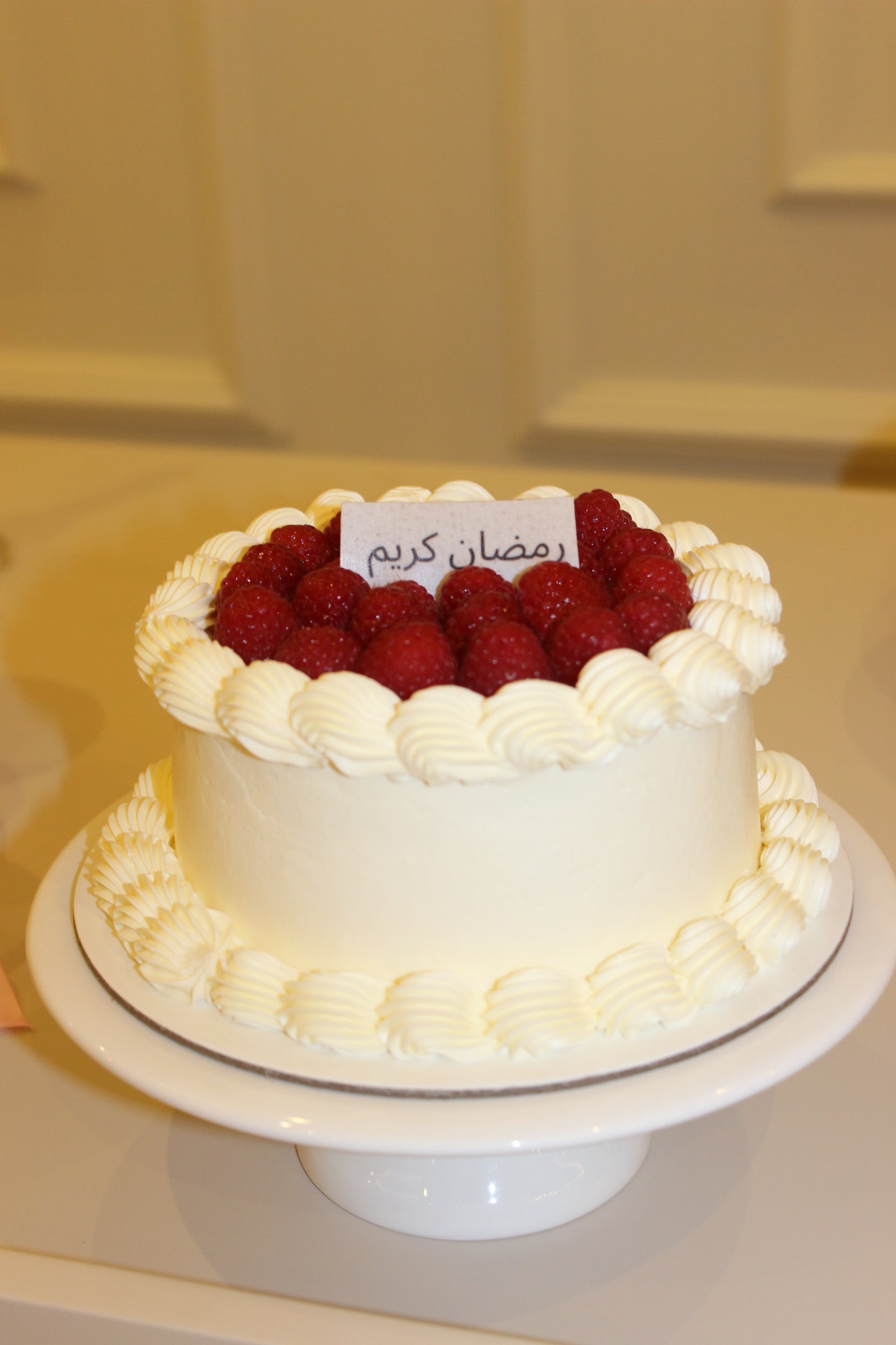 Vintage vanilla raspberry cake
