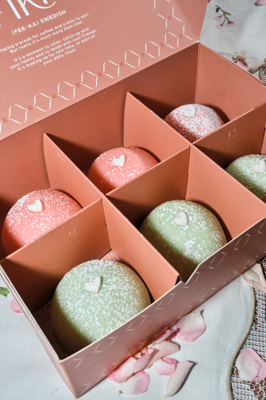 Mini princess cakes